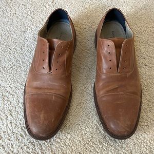 Banana Republic shoes in excellent condition.